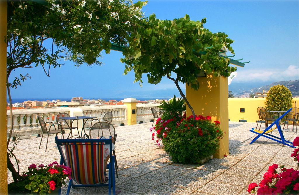 Hotel Aurora Bordighera Exterior photo